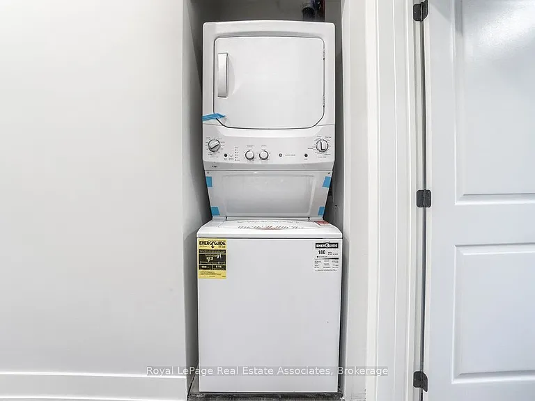 39 Welland Ave S #1 — Photo 13