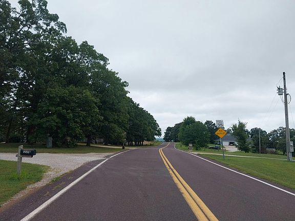 4th image of 12500 S Bend Rd
