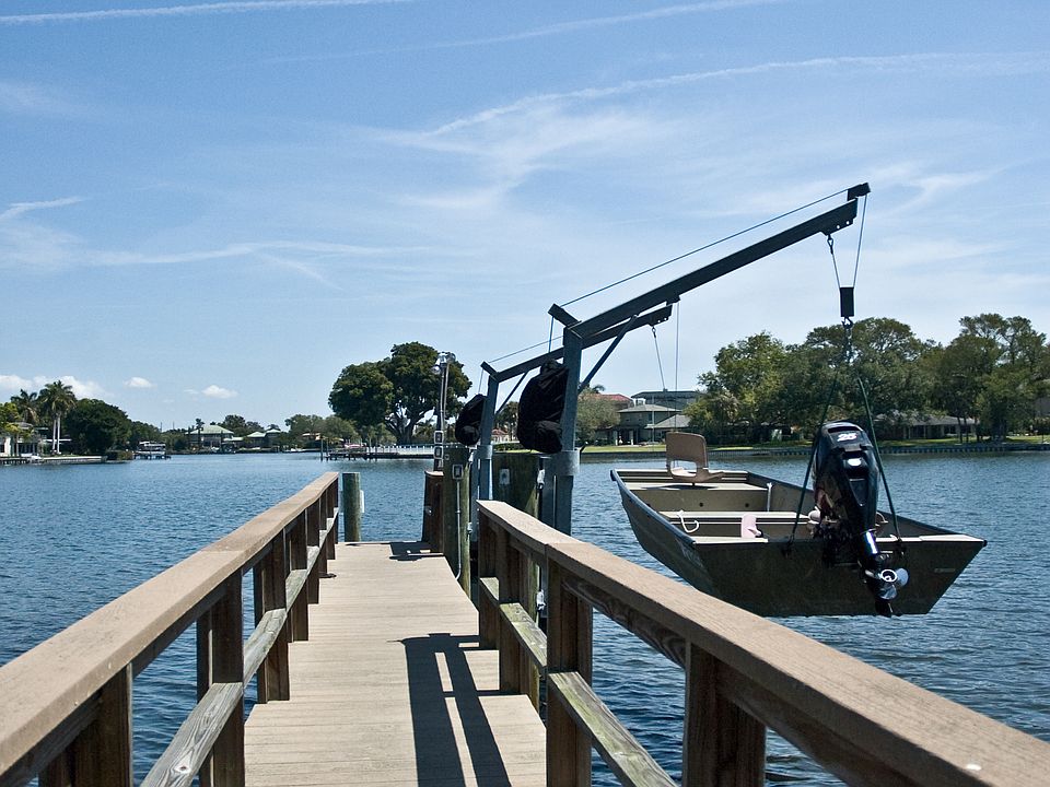 Dock near by on Coffee Pot