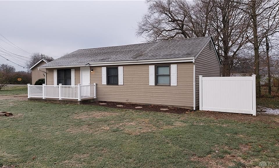 2nd image of 551 Clay St