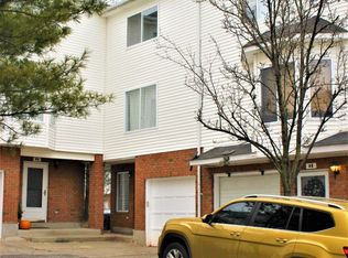 17 Emily Ln, Staten Island, NY