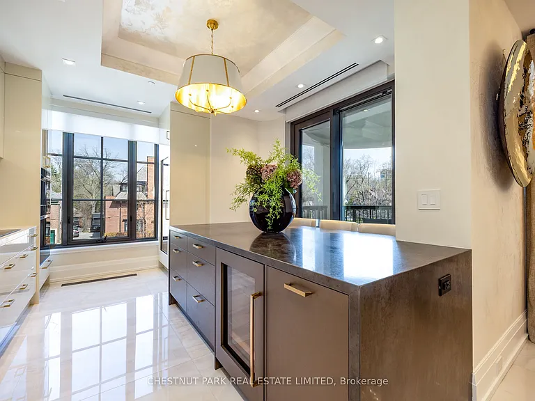 77 Clarendon Ave #302 — Photo 12