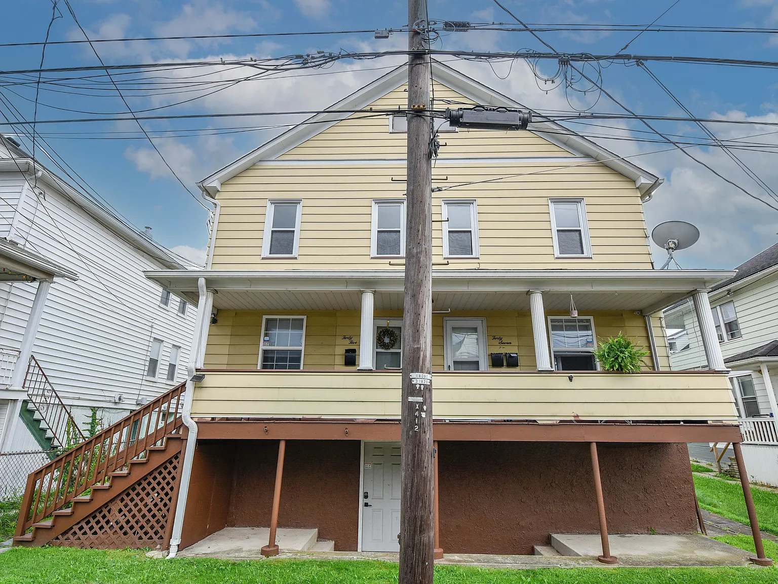 2 bed, 1300 sqft, $1,300 — Photo 1