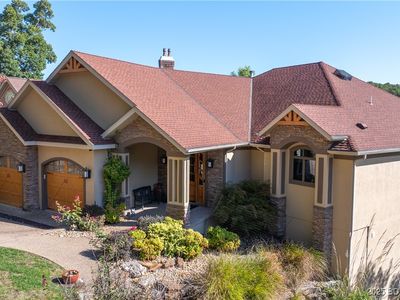377 Lake Dr, Sunrise Beach, MO, 65079