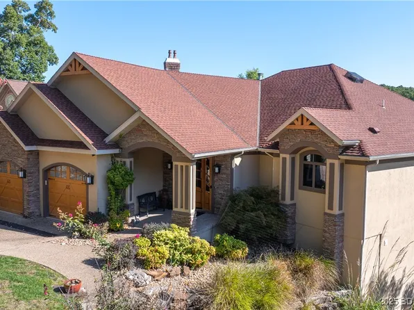 377 Lake Dr, Sunrise Beach, MO 65079