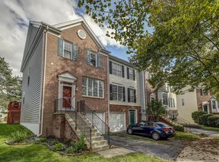 25430 Indian Hill Cir, Chantilly, VA 20152