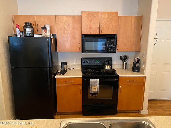 2nd image of 8290 GATE Parkway #1011