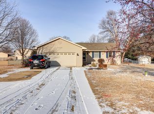 27670 Madlyn Dr, Rock Falls, IL 61071