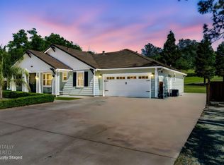 423 La Contenta Way, Valley Springs, CA 95252