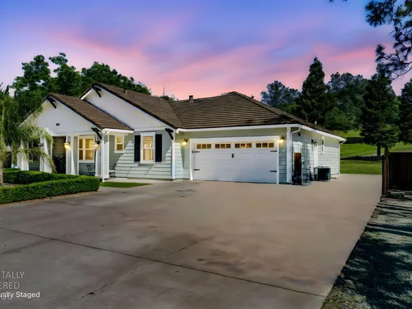 423 La Contenta Way, Valley Springs, CA 95252