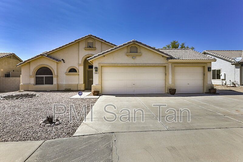 1st image of 566 N Calle Largo
