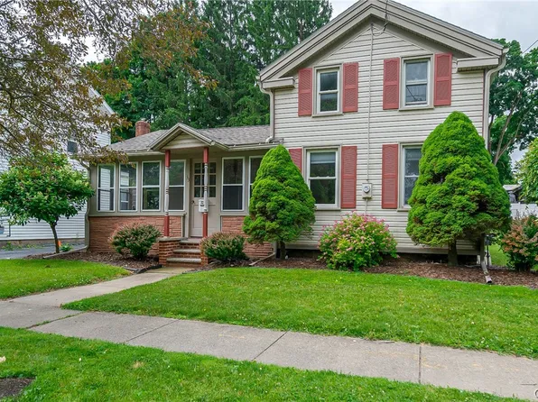 33 Tappan St, Baldwinsville, NY 13027