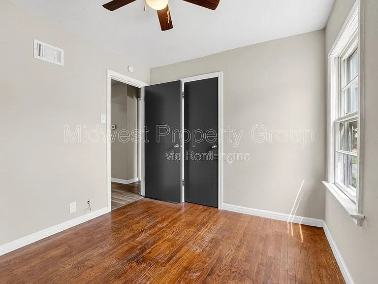 10027 Lilac Ave — Photo 7