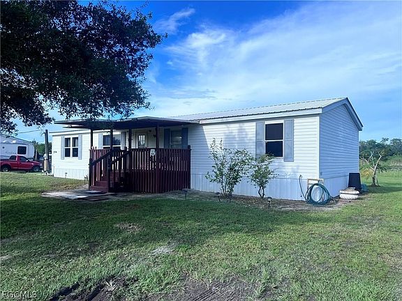 3rd image of 3704 Dustin Dr