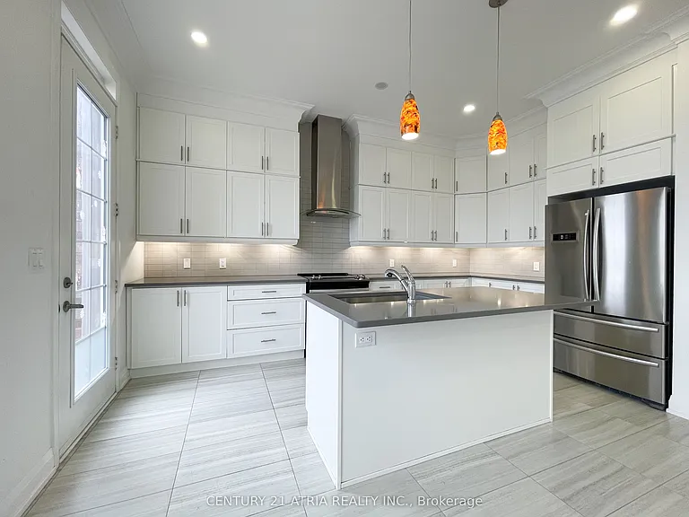 20 Frank Kelly Dr — Photo 10