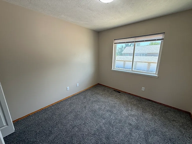 925 S Newcomb Ave #18 — Photo 7