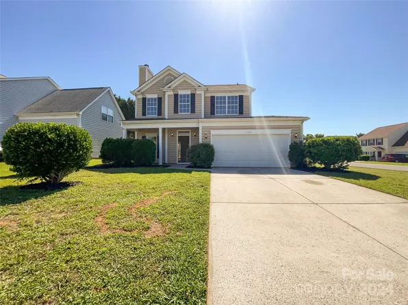 3902 Cedar Hill Dr, Charlotte, NC 28273