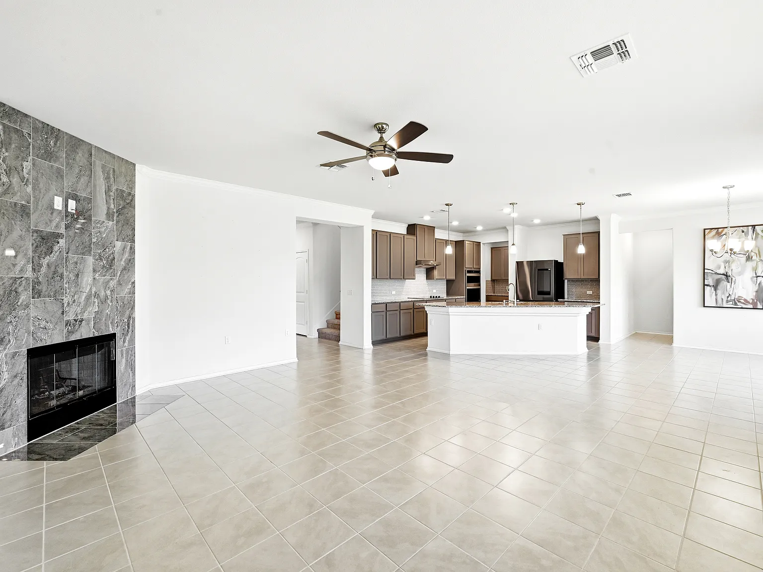 5 bed, 3475 sqft, $3,200 — Photo 4