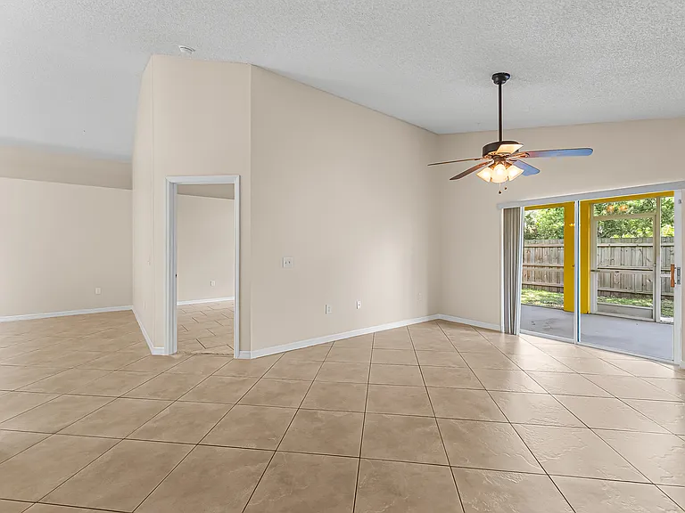 2941 Saint James Ln — Photo 8