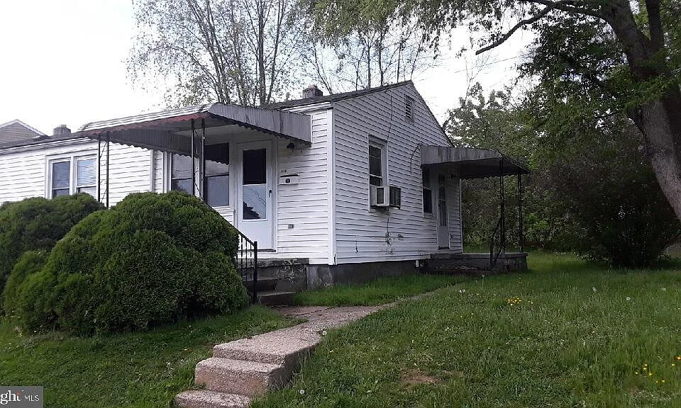 118 Weber St