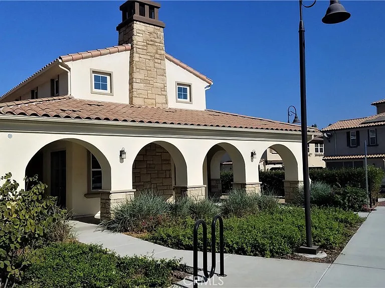421 Camino Ruiz — Photo 32
