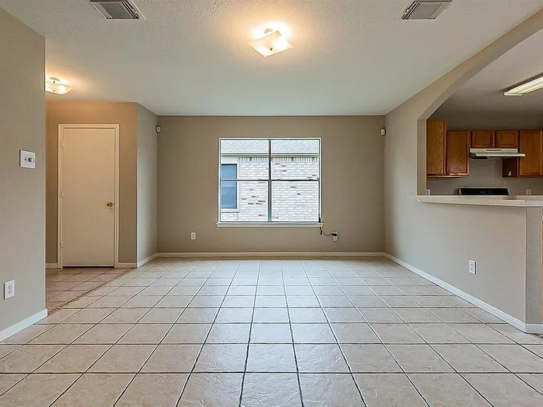 7143 Chickory Woods Ln — Photo 3