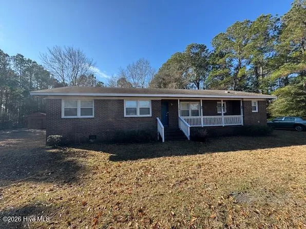 814 Piner Rd, Wilmington, NC 28409