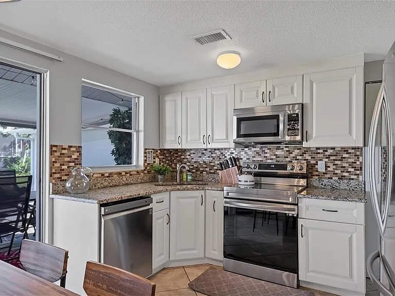 2323 Doud St — Photo 13