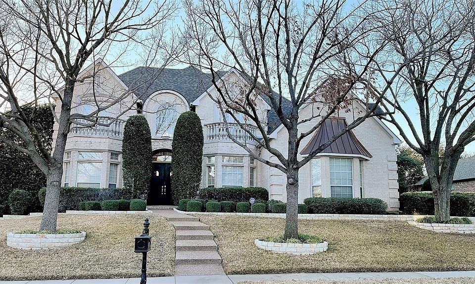 1st image of 5209 Seville Ln
