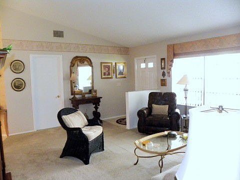 4th image of 1358 California Dr