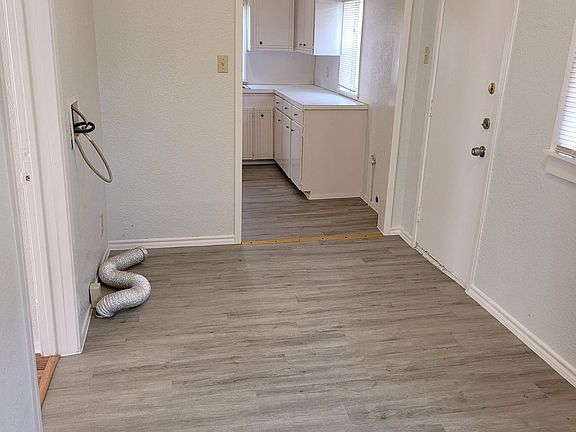 5th image of 10307 Davilla Ave
