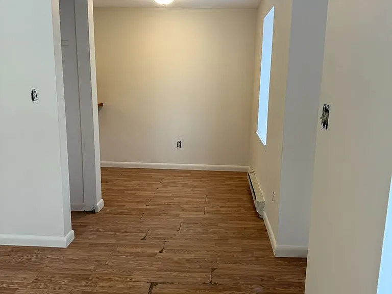 109 Tompkins St — Photo 3