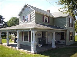 1st image of 106 E Walnut St