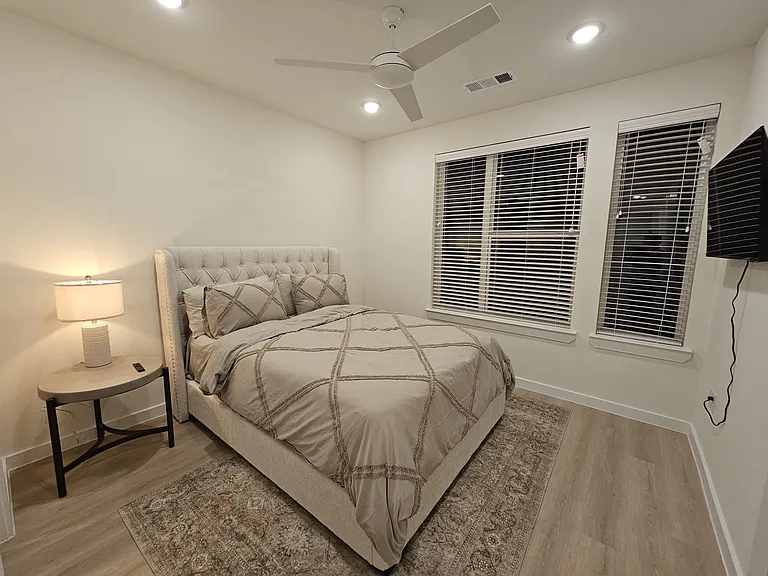 719 E Locust St #3111 — Photo 3