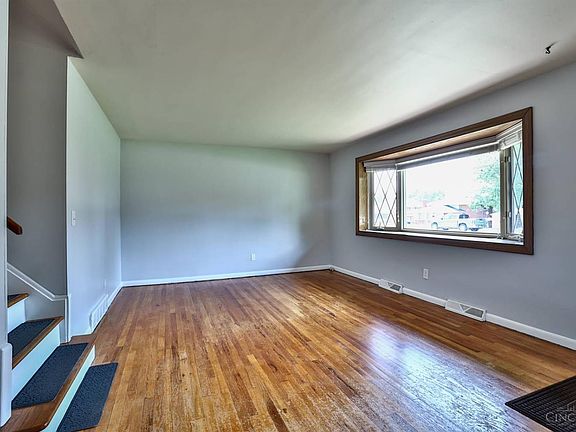 4th image of 3748 Lyndon Center Ct