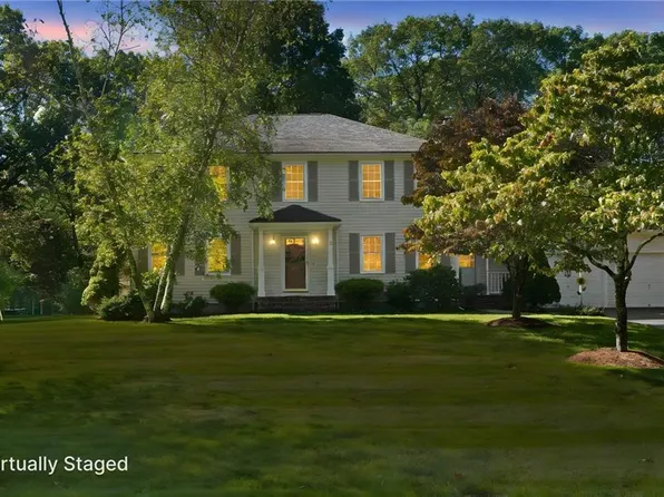 12 Intervale Dr, Cumberland, RI 02864
