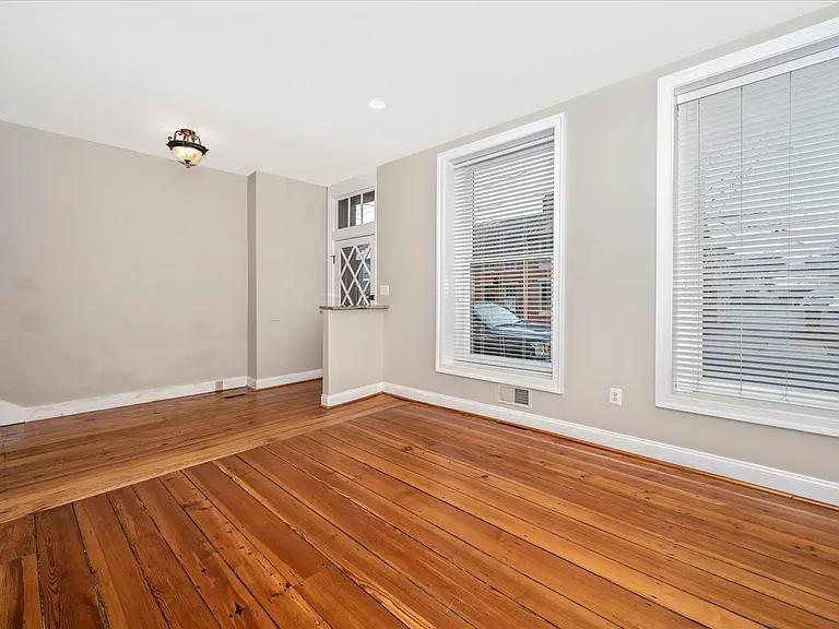 315 W Patrick St — Photo 12