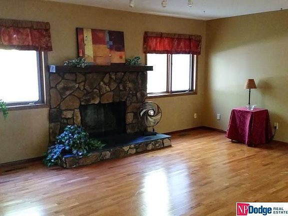 3rd image of 609 Sunrise Ct