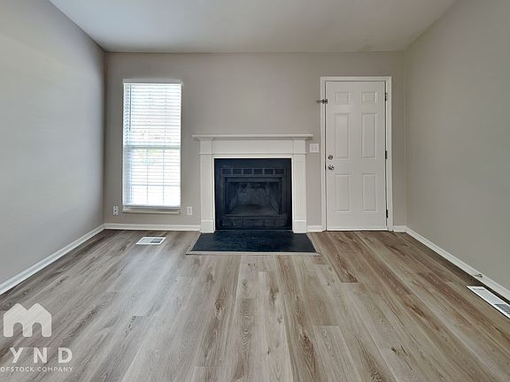 4th image of 3277 Towne Village Rd