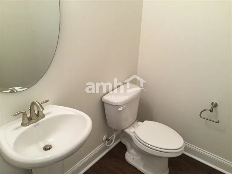 218 Swan Dr — Photo 9