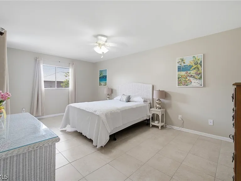 1712 SW Santa Barbara Pl — Photo 13