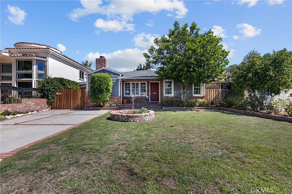 4 bed, 2000 sqft, $8,999 — Photo 3