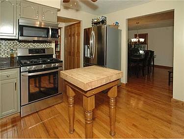 4th image of 10 Regola Dr