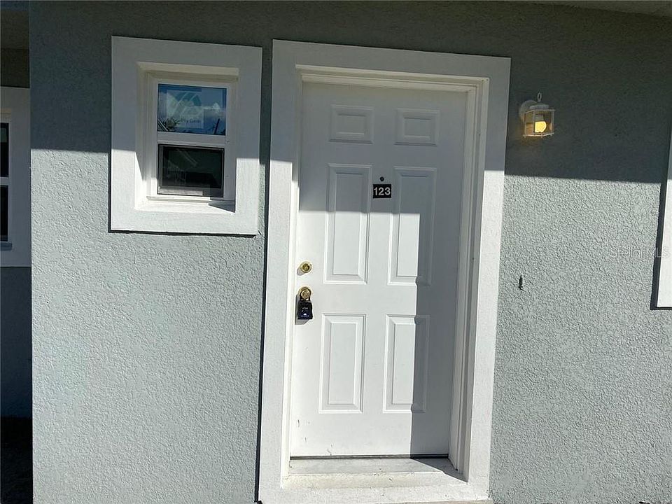 1st image of 427 E Magnolia Ave APT 123