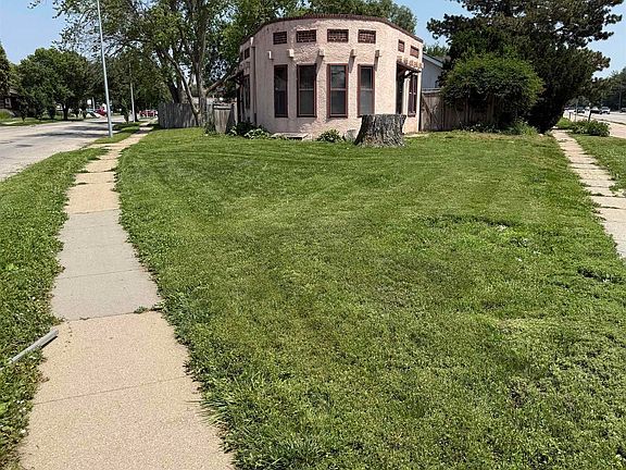 3rd image of 3210 Normal Blvd