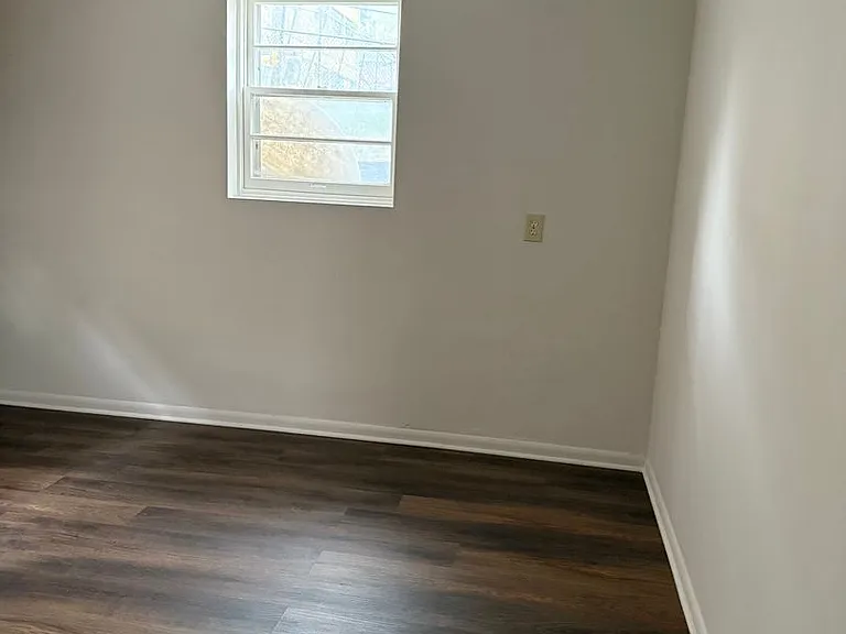 4844 Taylor St — Photo 3