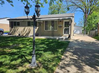19259 Opal St, Clinton Township, MI 48035