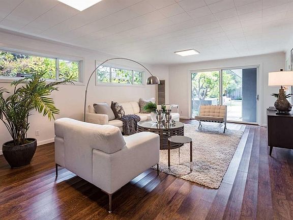 4th image of 4020 Manzana Ln
