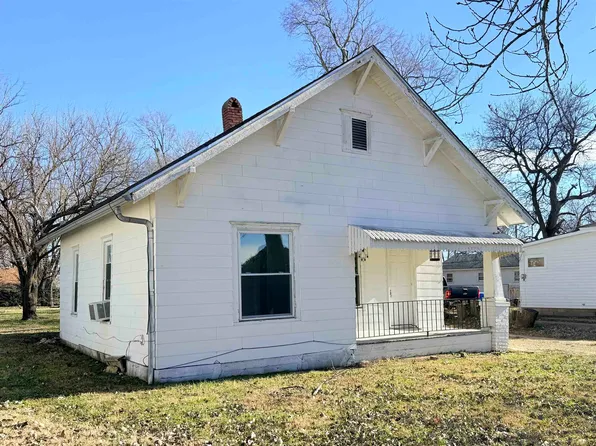 508 N Cedar St, Marion, KS 66861