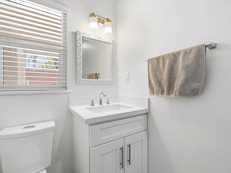 1808 Fern Ln — Photo 18